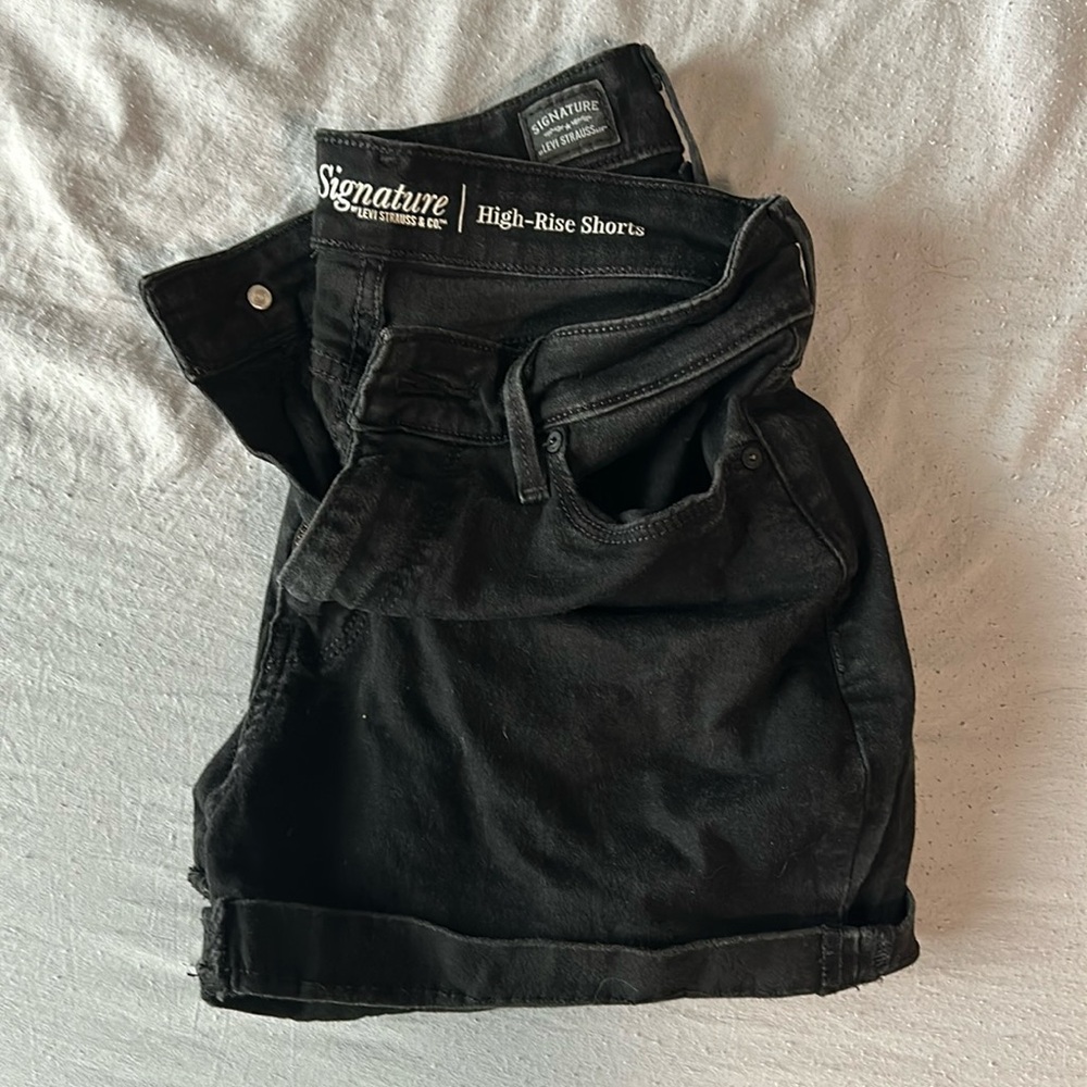 Flawless Levi’s shorts